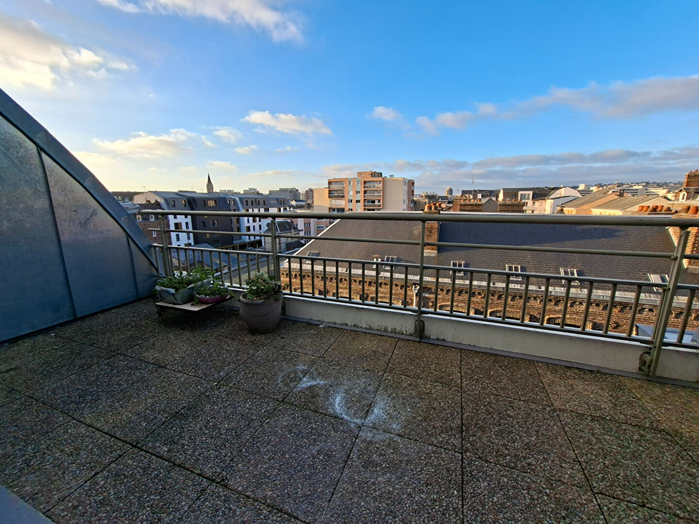 Appartement  t3 dernier étage, terrasse parking ascenseur