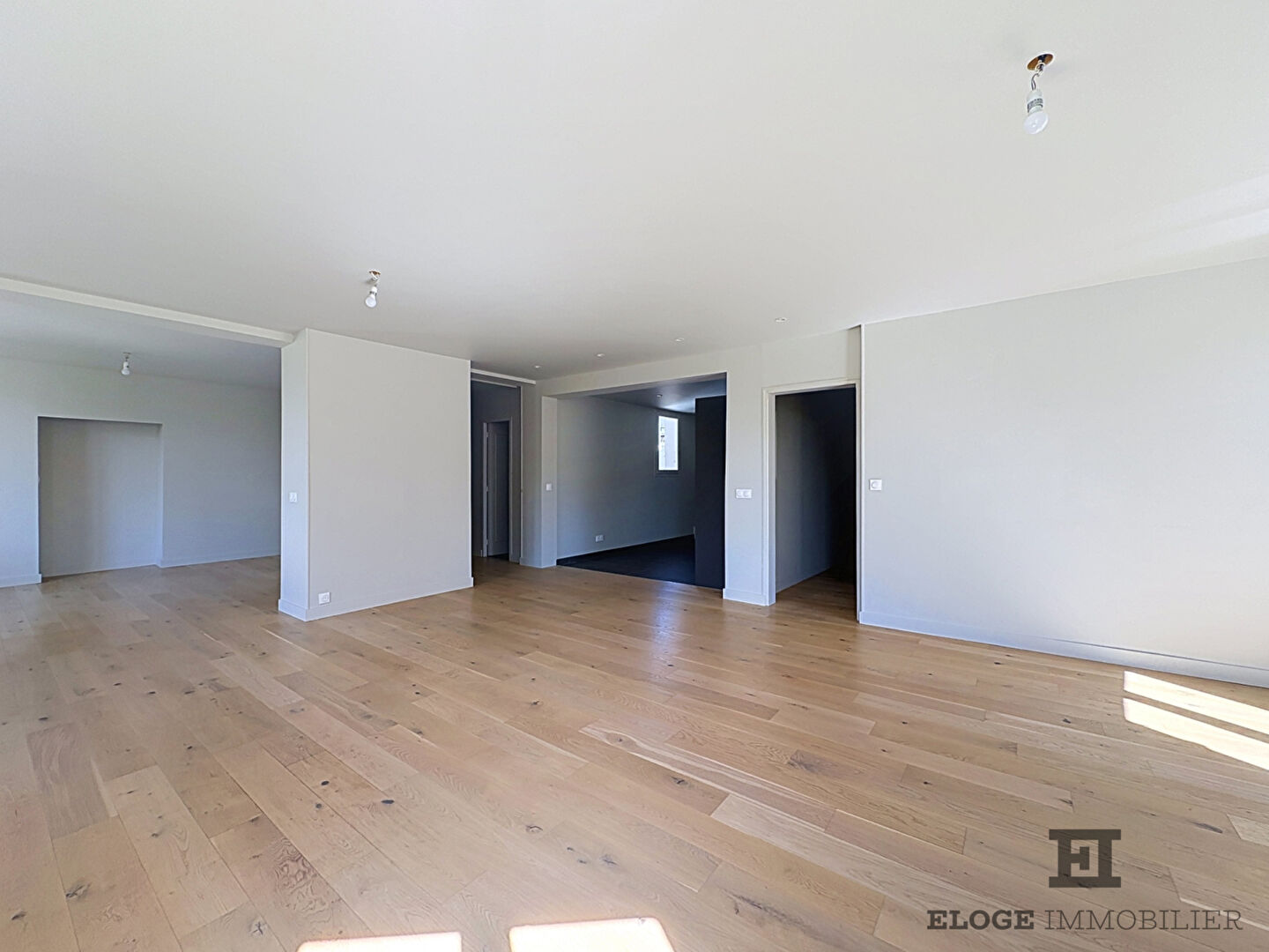Appartement de 116 m2 sur la place du vieux marché - Ascenseur