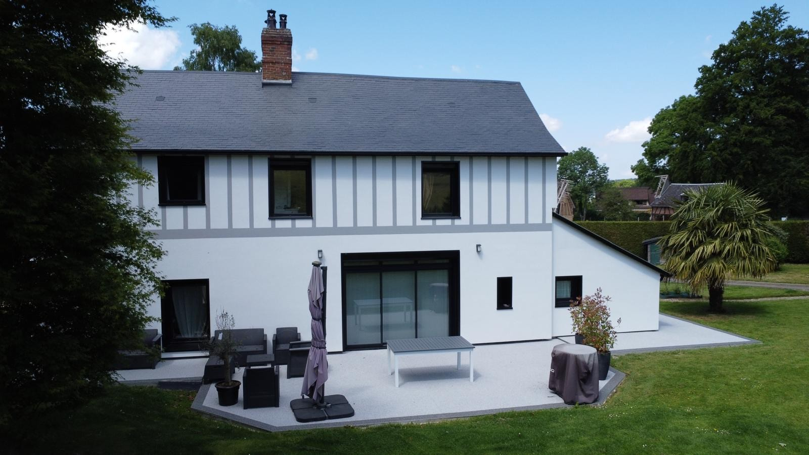 Ensemble Immobilier composé de 2 maisons sur 4200 m2 de terrain