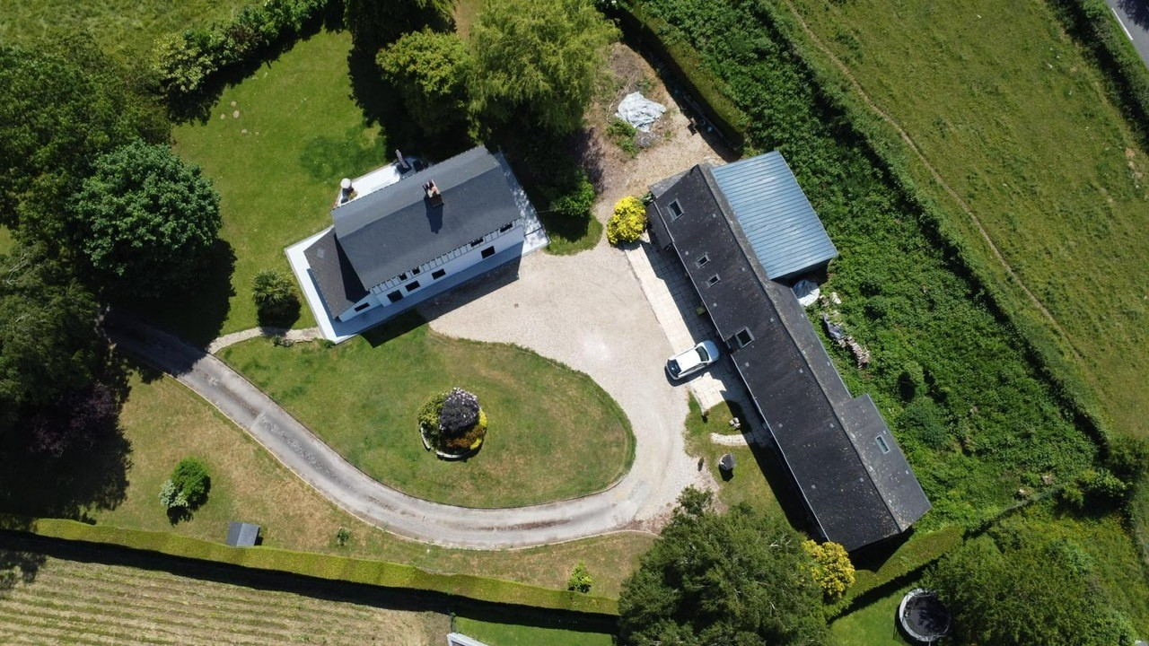 Ensemble Immobilier composé de 2 maisons sur 4200 m2 de terrain