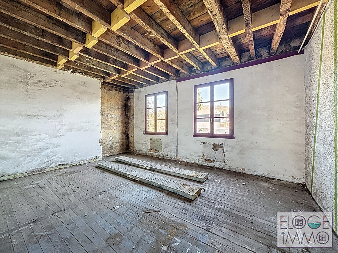 Immeuble à rénover centre darnétal avec jardin