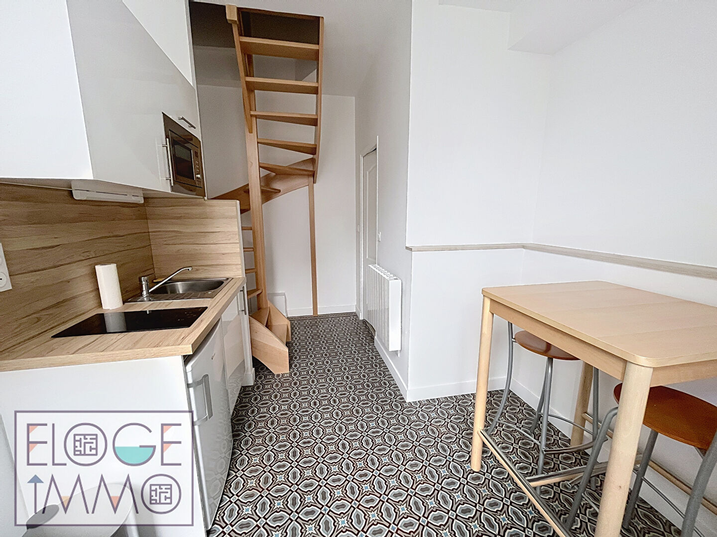 Appartement F1bis meublé refait à neuf de 21m² en duplex - Rouen droite - Secteur Place cauchoise / Vieux Marché