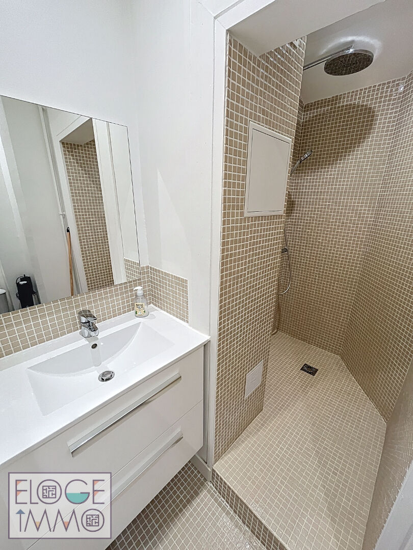 Appartement F1bis meublé refait à neuf de 21m² en duplex - Rouen droite - Secteur Place cauchoise / Vieux Marché