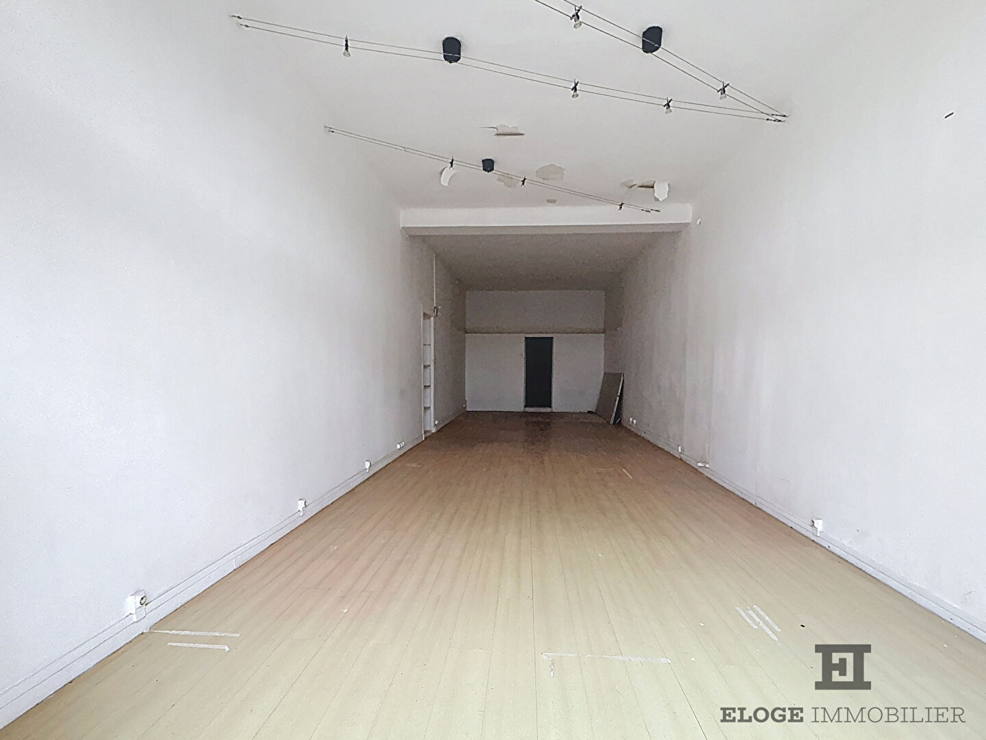 À VENDRE - MURS COMMERCIAUX