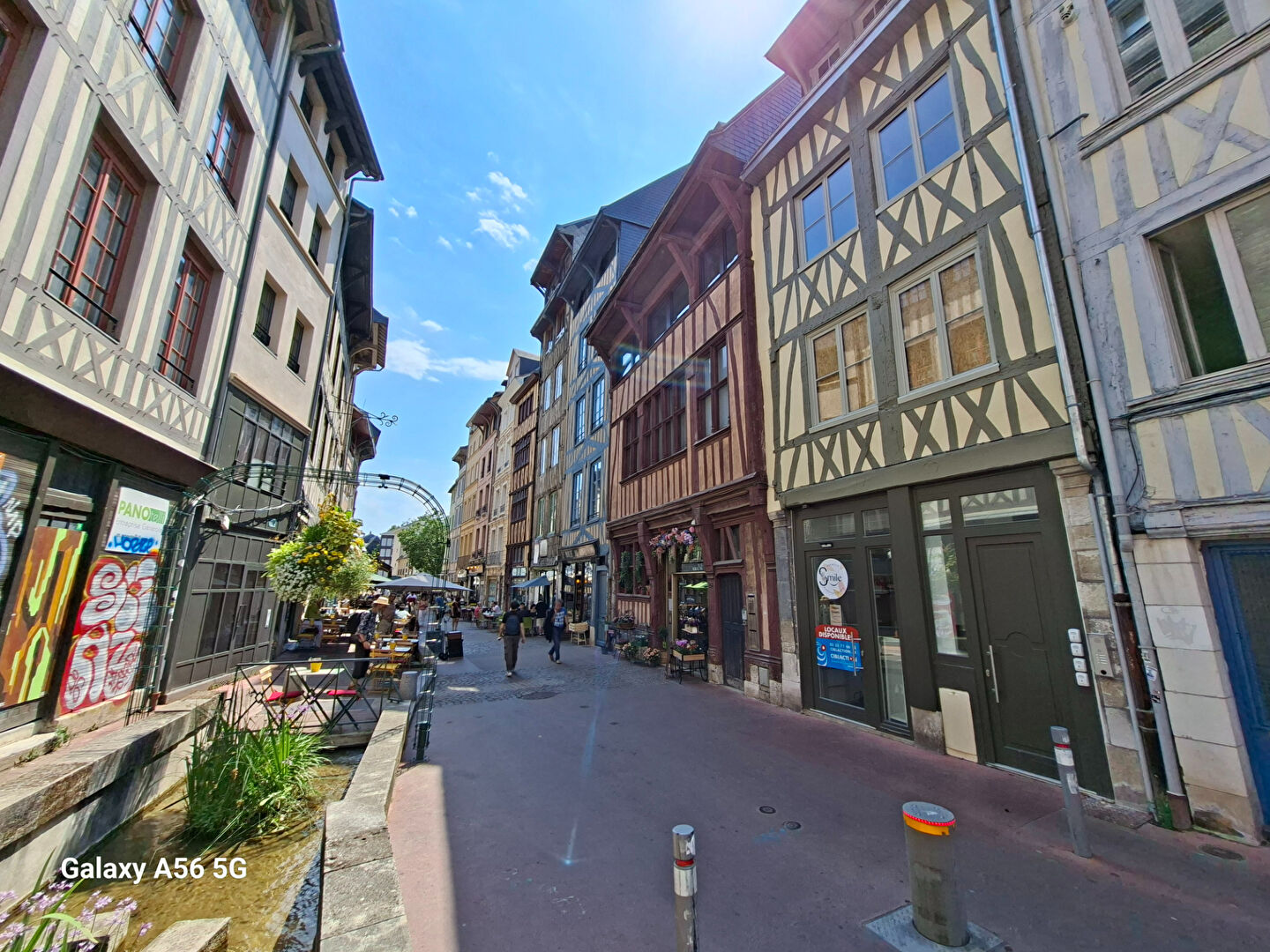 Local commercial Rouen rue eau de robec avec réserve