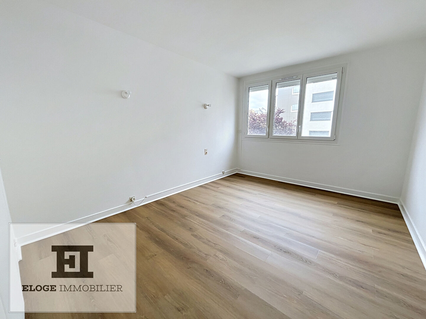 Appartement 4 pièces rénové de 80m² avec balcon et parking box - Rouen droite - Secteur préfecture