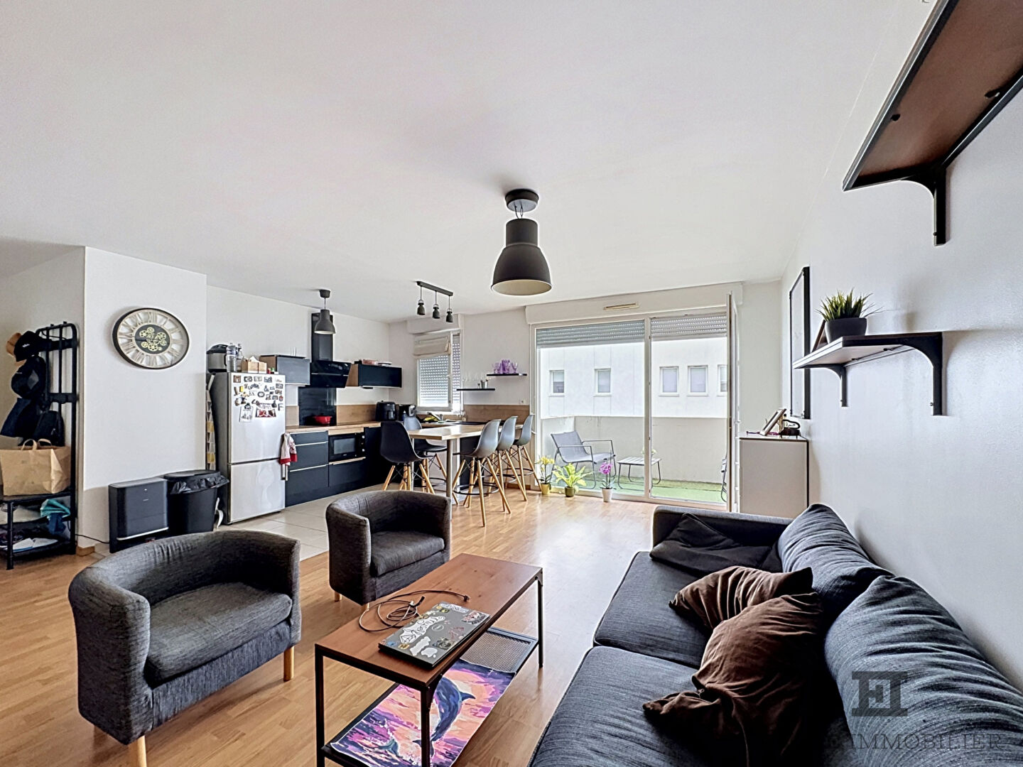 Appartement T3 idéalement situé à proximité immédiate de la faculté de droit.