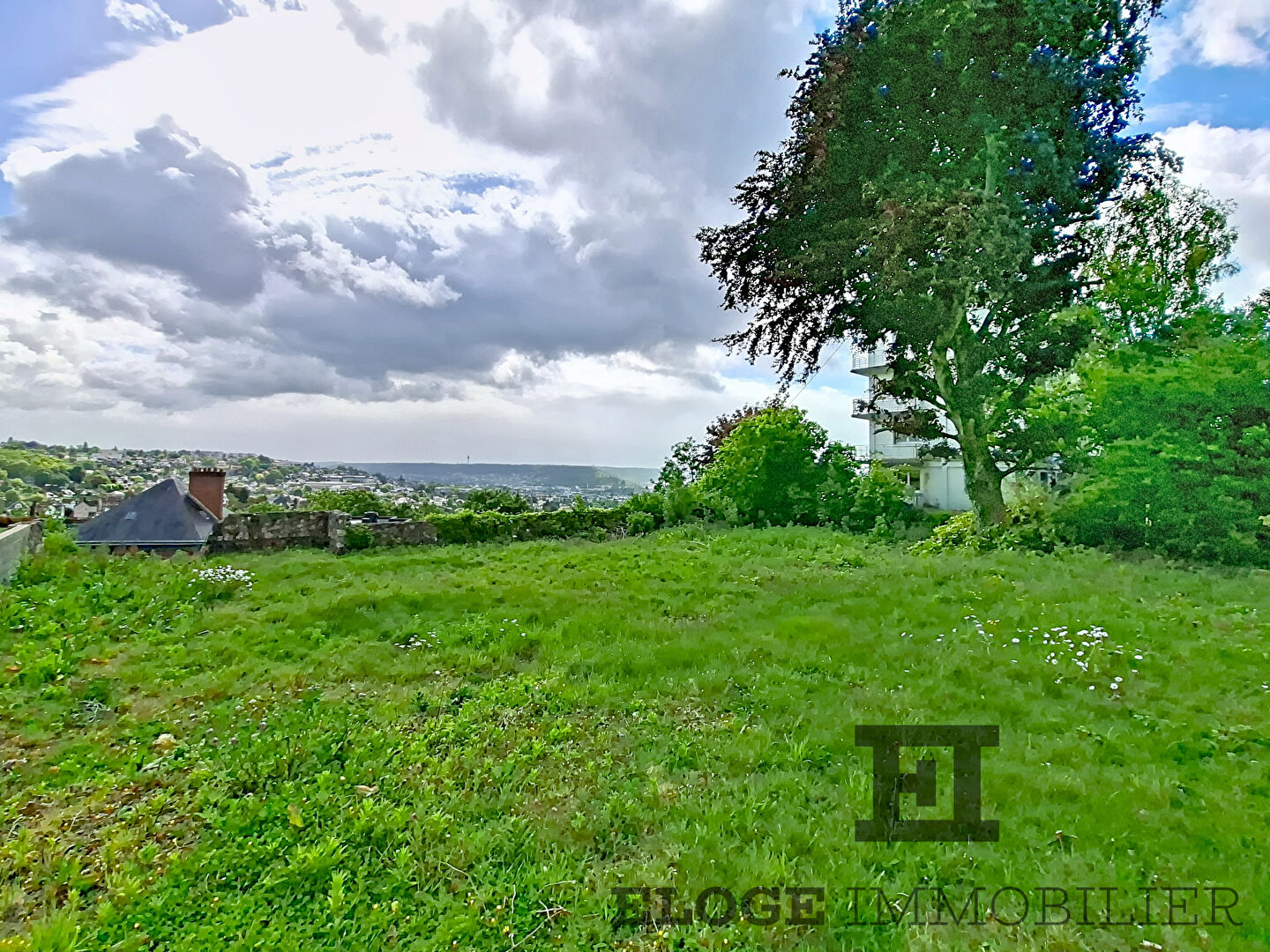 Terrain exceptionnel sur Mont Saint Aignan 1211 m2