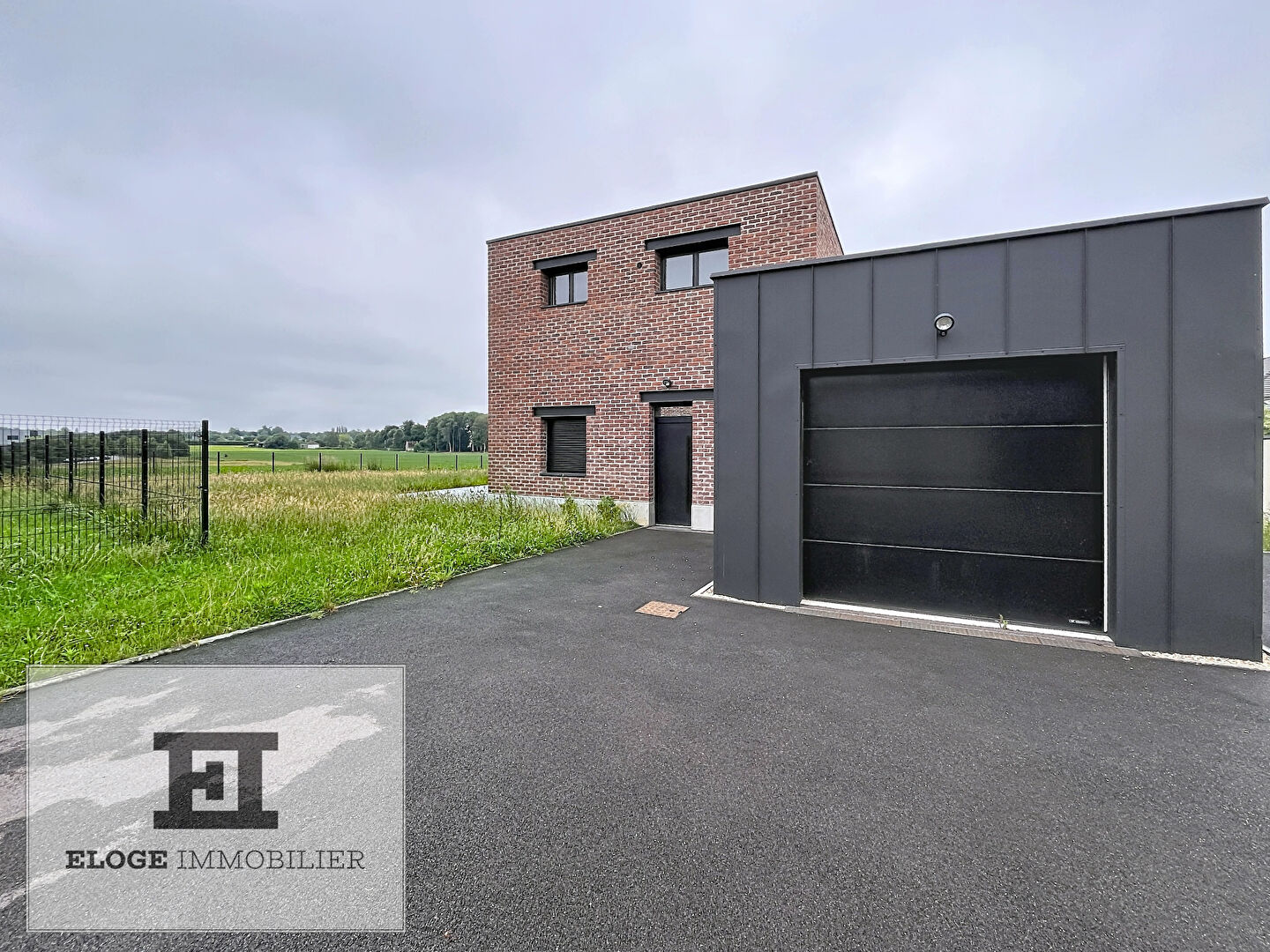 Maison individuelle récente 7 pièces de 145m² avec 5 chambres, jardin et garage - Isneauville
