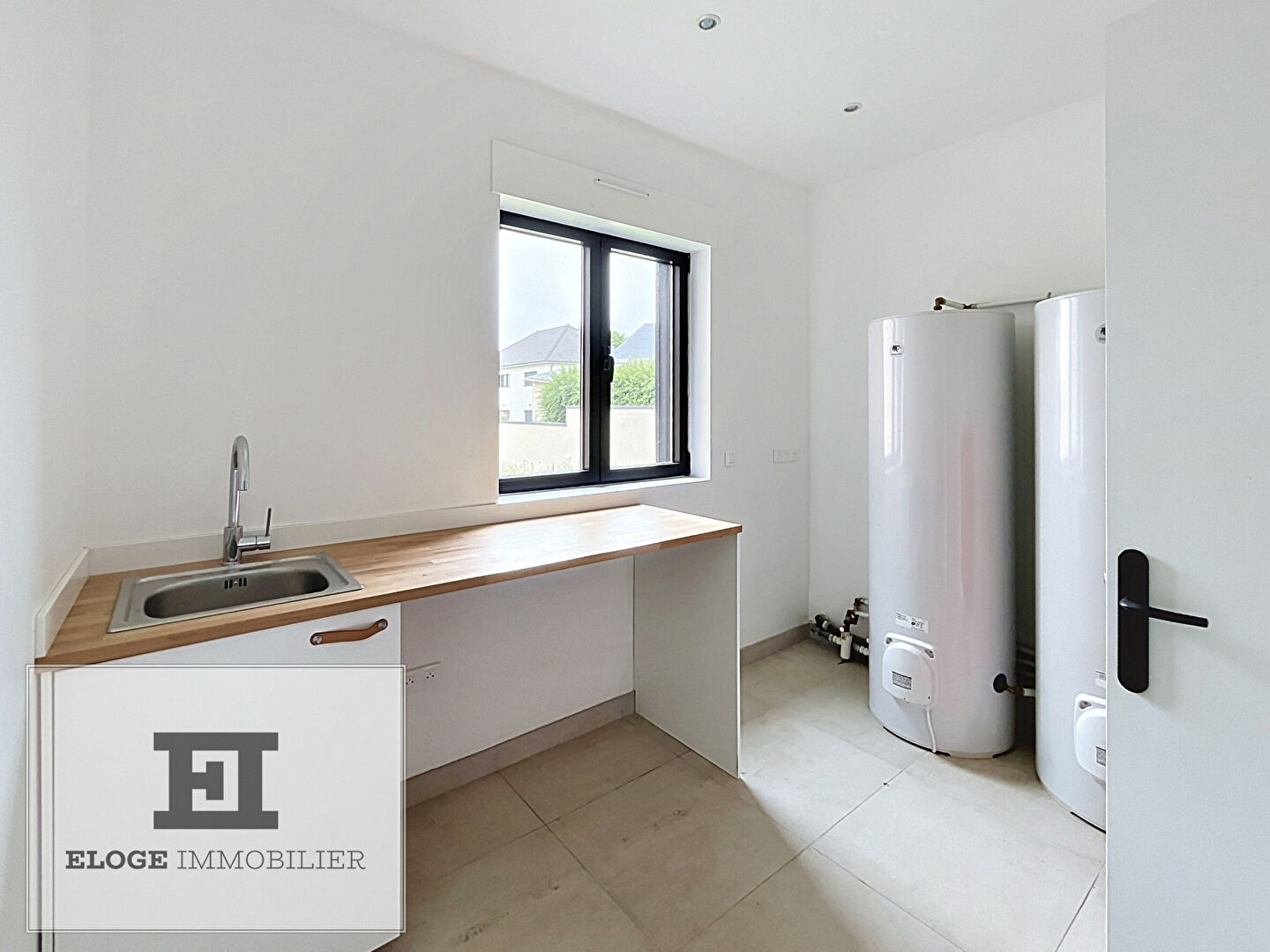 Maison individuelle récente 7 pièces de 145m² avec 5 chambres, jardin et garage - Isneauville