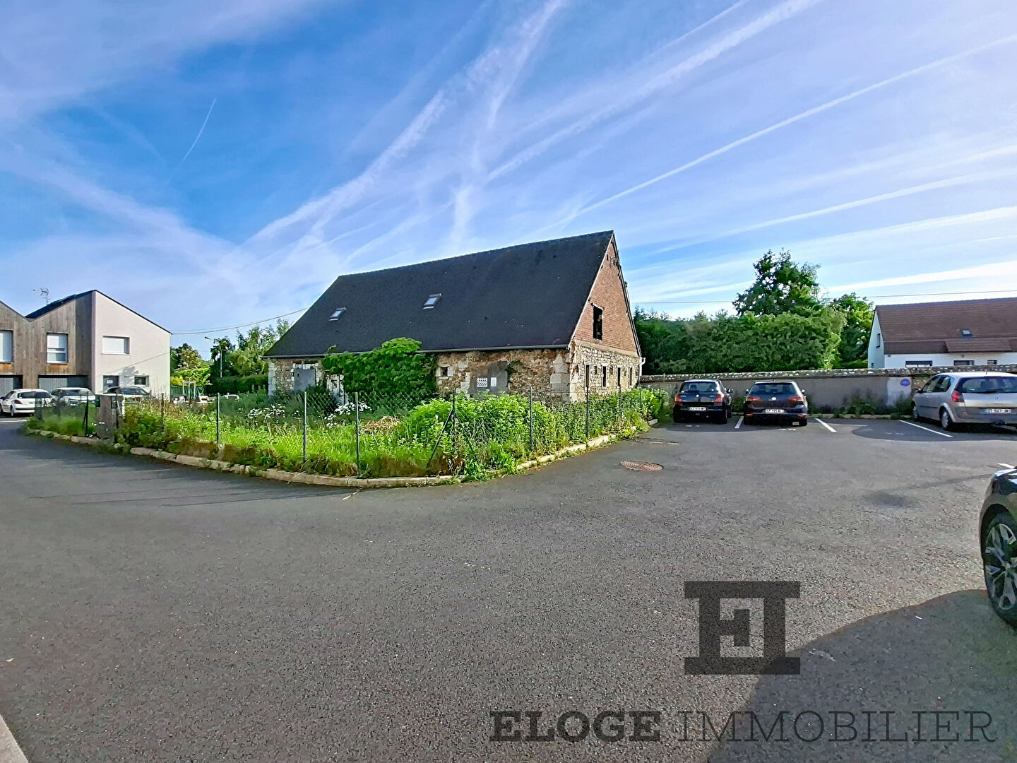 Grange à réhabiliter en deux maisons en plein coeur de Mont-Saint-Aignan