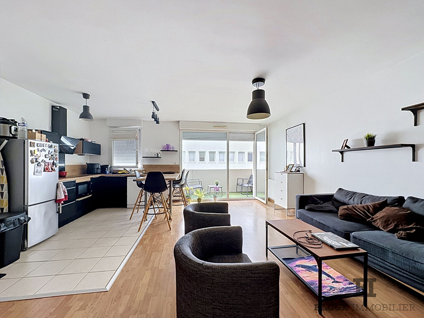 Appartement T3 idéalement situé à proximité immédiate de la faculté de droit.