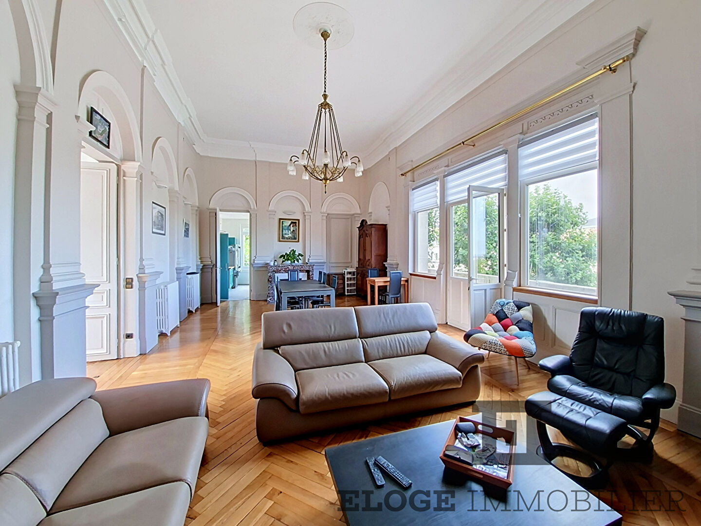 Appartement avec terrasse et grenier aménageable