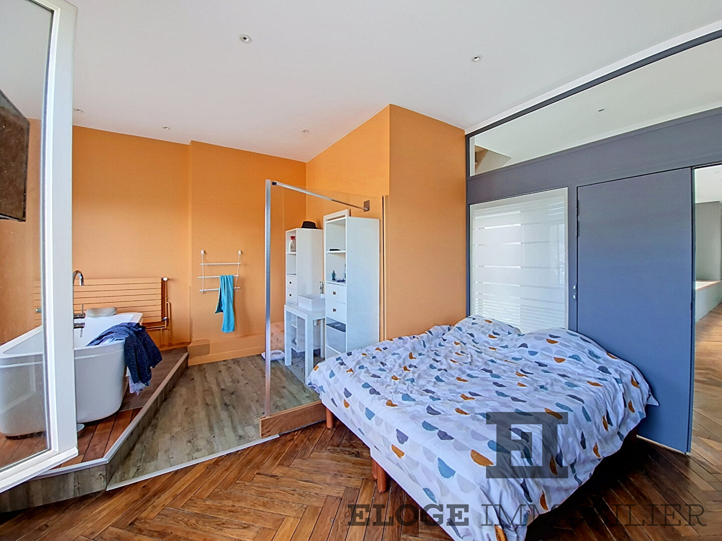 Appartement avec terrasse et grenier aménageable