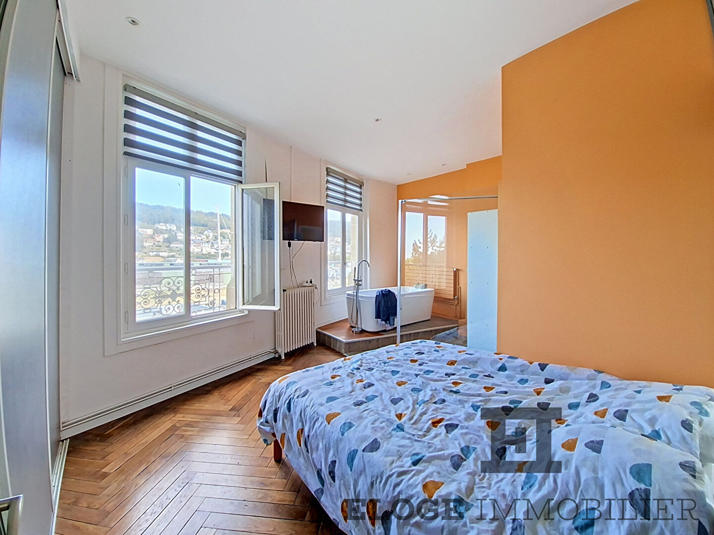 Appartement avec terrasse et grenier aménageable
