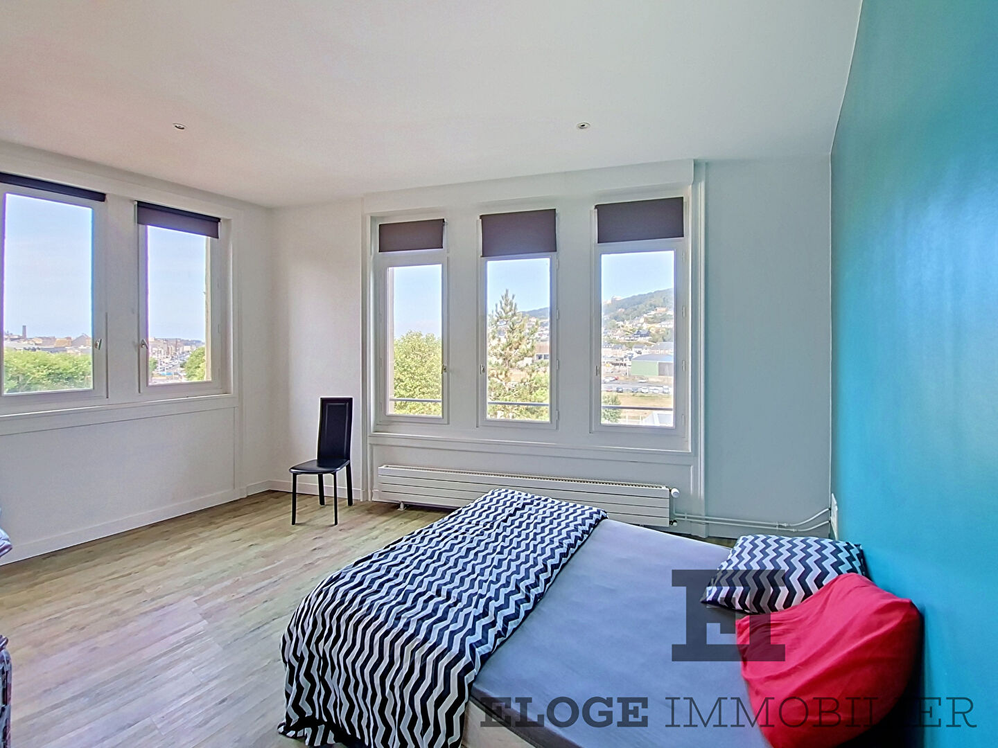 Appartement avec terrasse et grenier aménageable