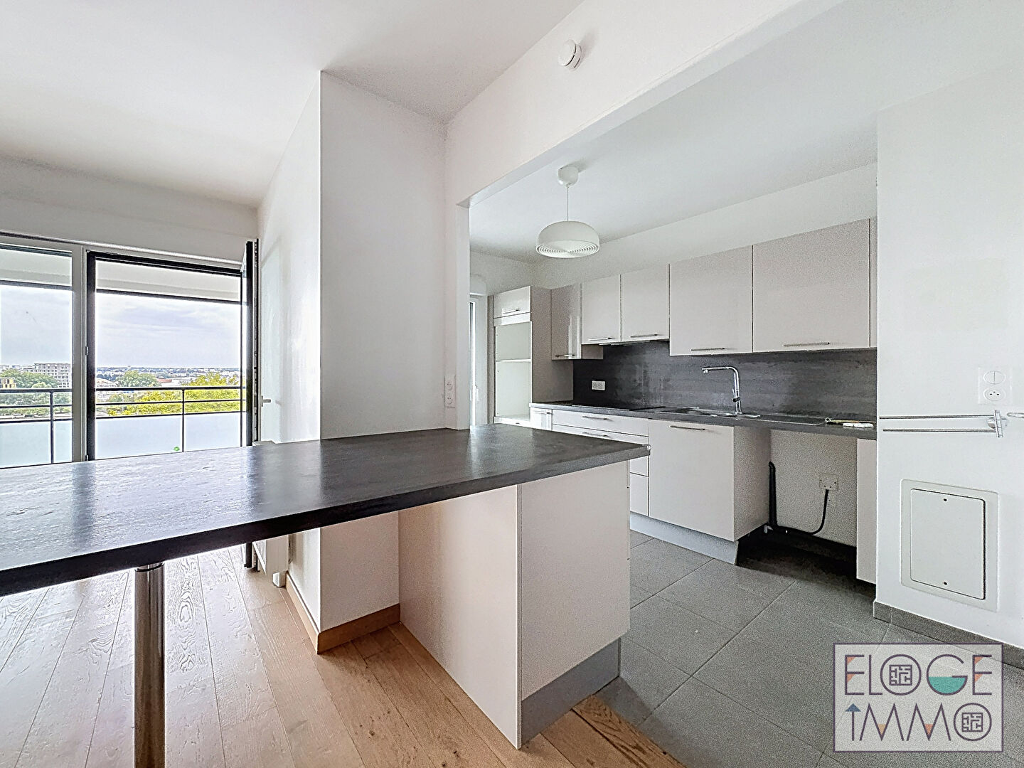 Appartement Rouen docks t4 contemporain avec grande terrasse couverte