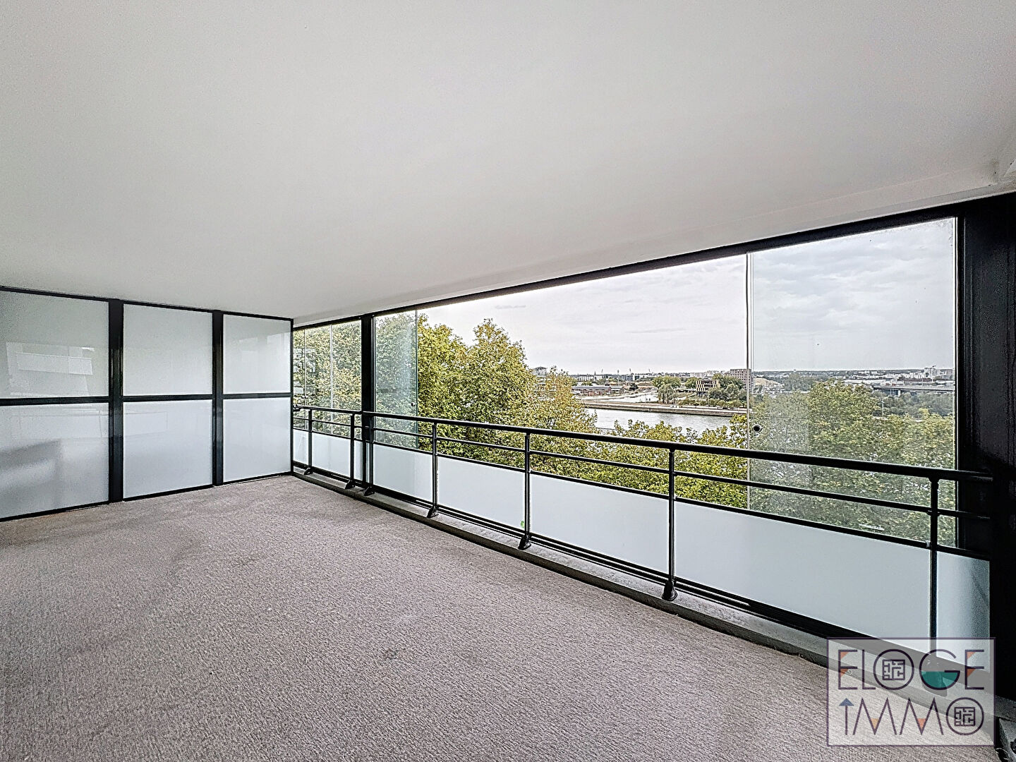 Appartement Rouen docks t4 contemporain avec grande terrasse couverte