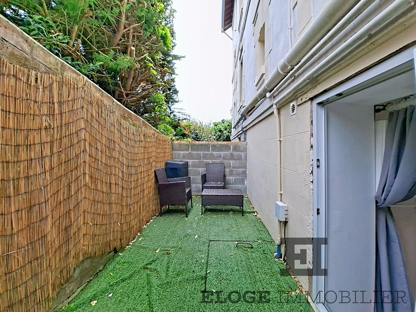 Appartement Trouville Sur Mer  t1bis avec deux courettes