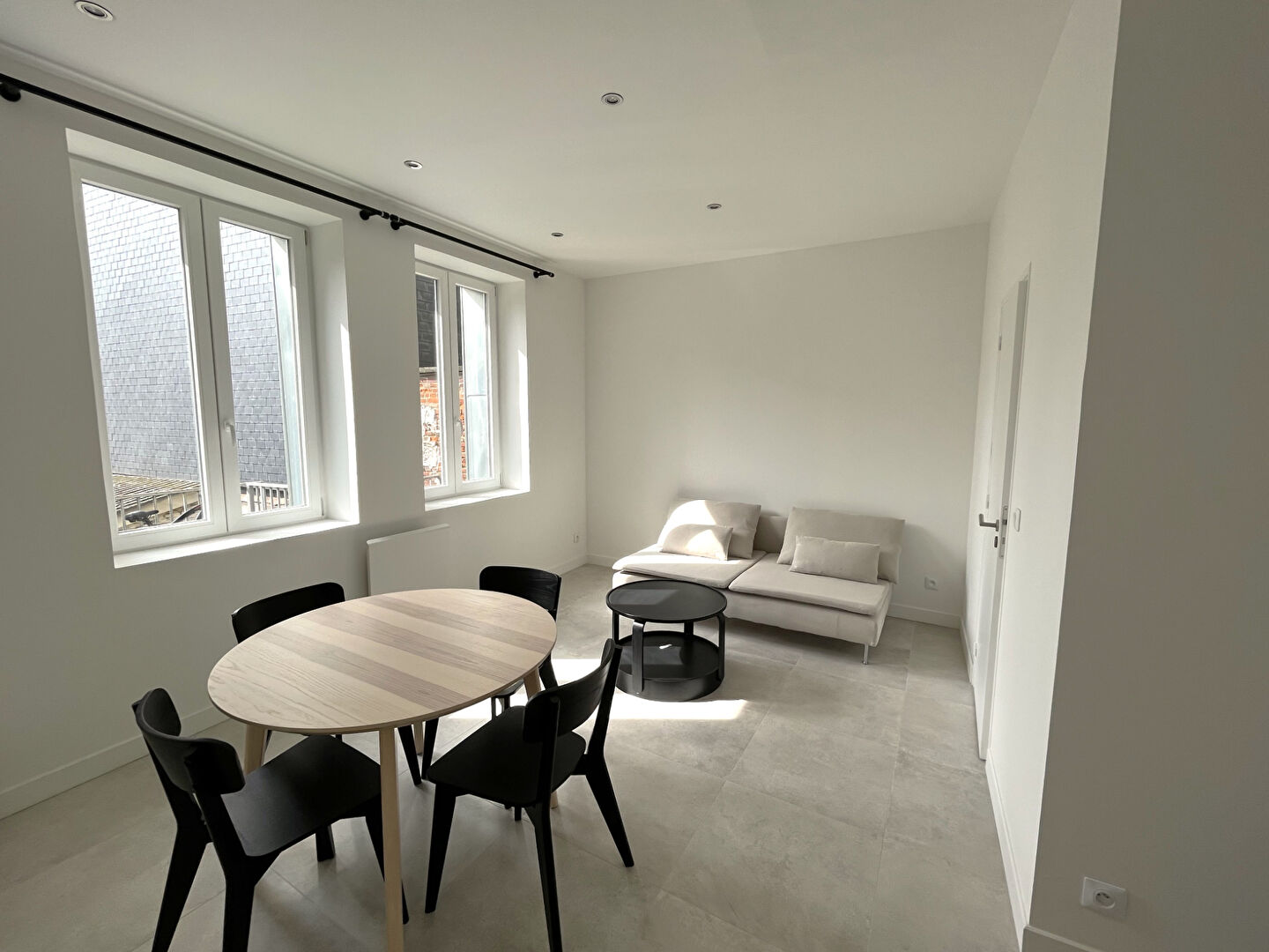 Appartement 2 pièces meublé de 38m² récemment  refait à neuf - Rouen droite - Secteur Lycée Corneille