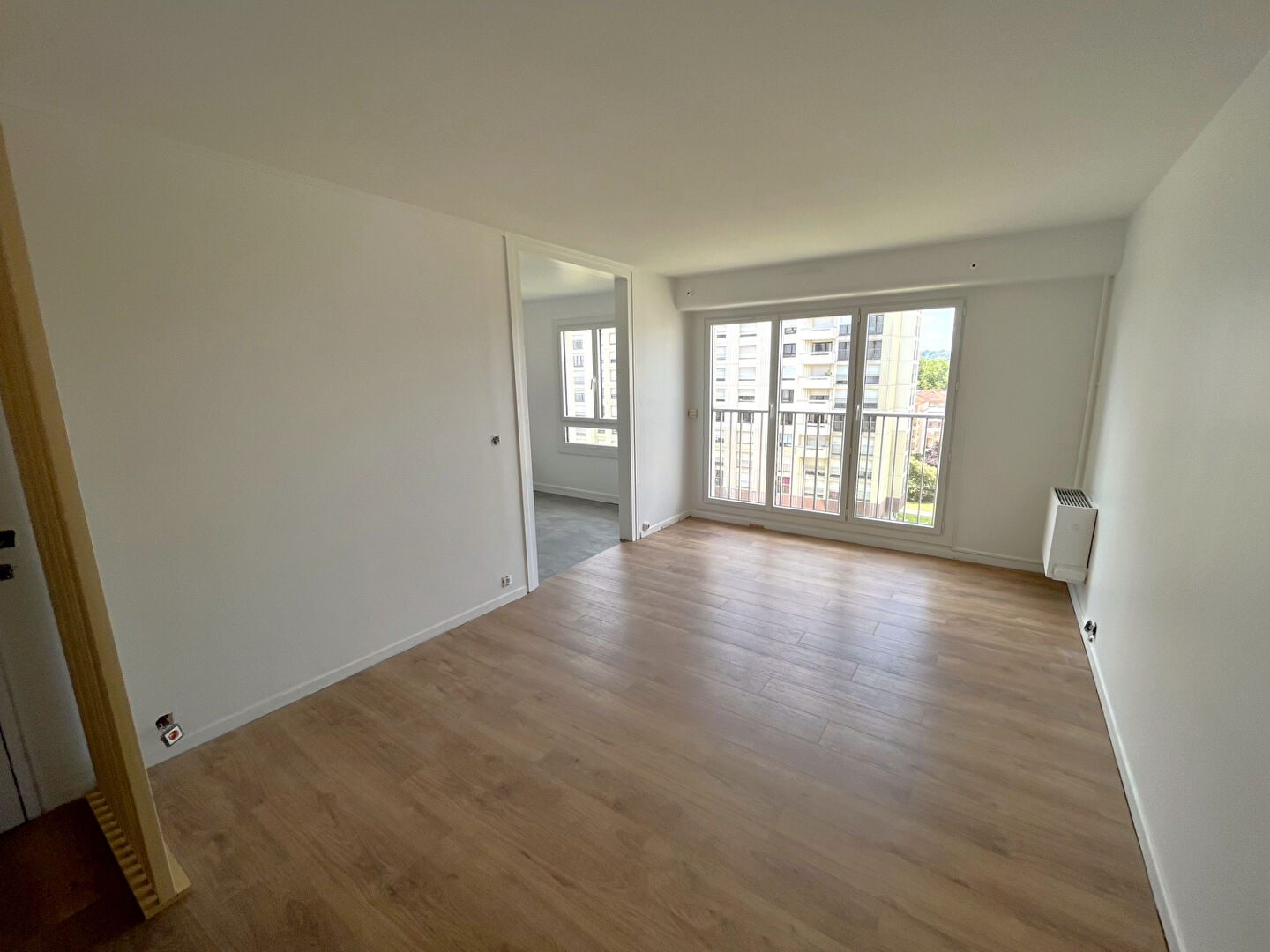 Appartement 2 pièces de 48m² en très bon état avec parking - Rouen Gauche - Secteur St Julien
