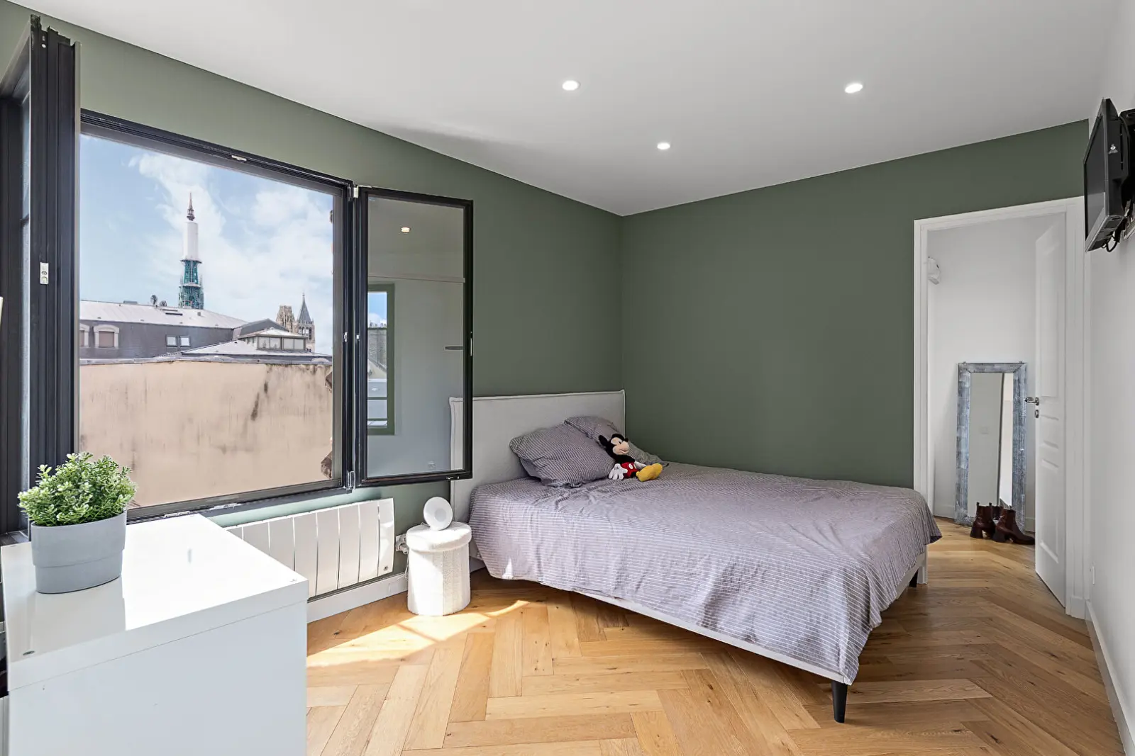Appartement de 86 m²  2 chambres Terrasse de 28 m2 Vue imprenable  Parking  en sous sol