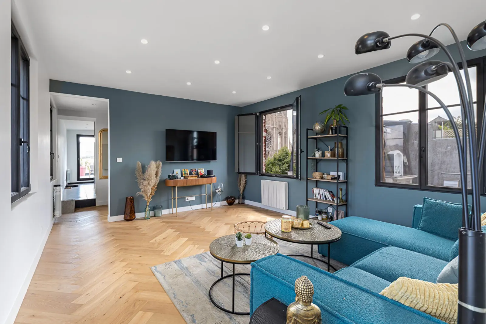 Appartement de 86 m²  2 chambres Terrasse de 28 m2 Vue imprenable  Parking  en sous sol