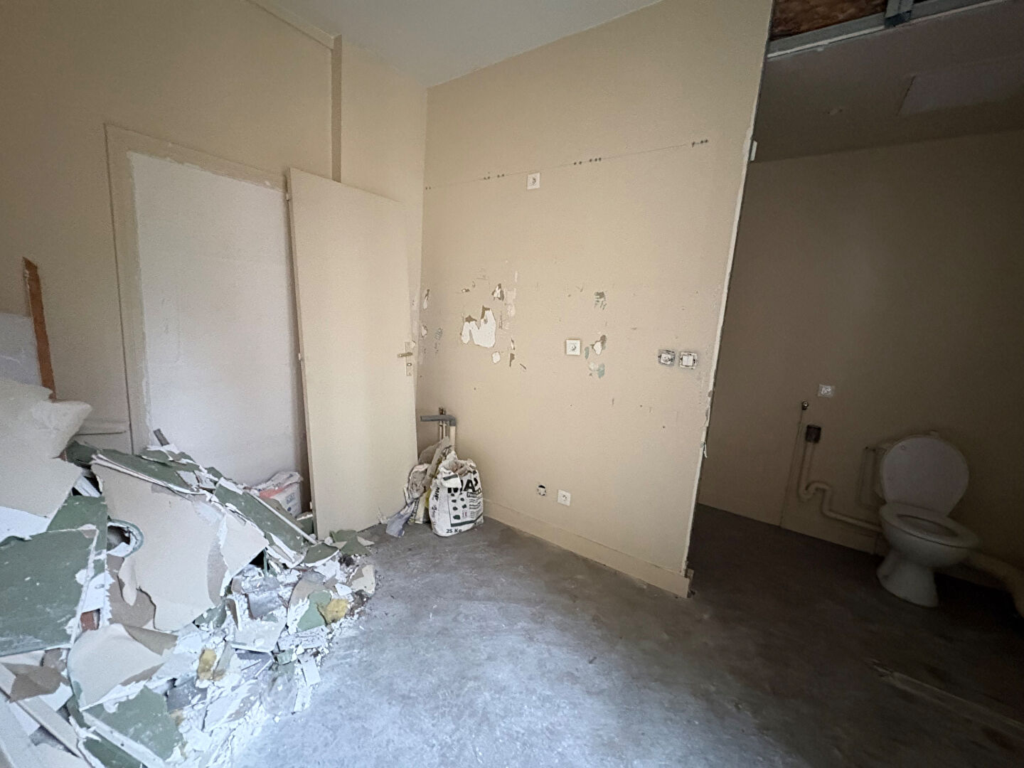 À vendre - Plateau aménageable Rue Saint-André, Rouen (proche Gare)