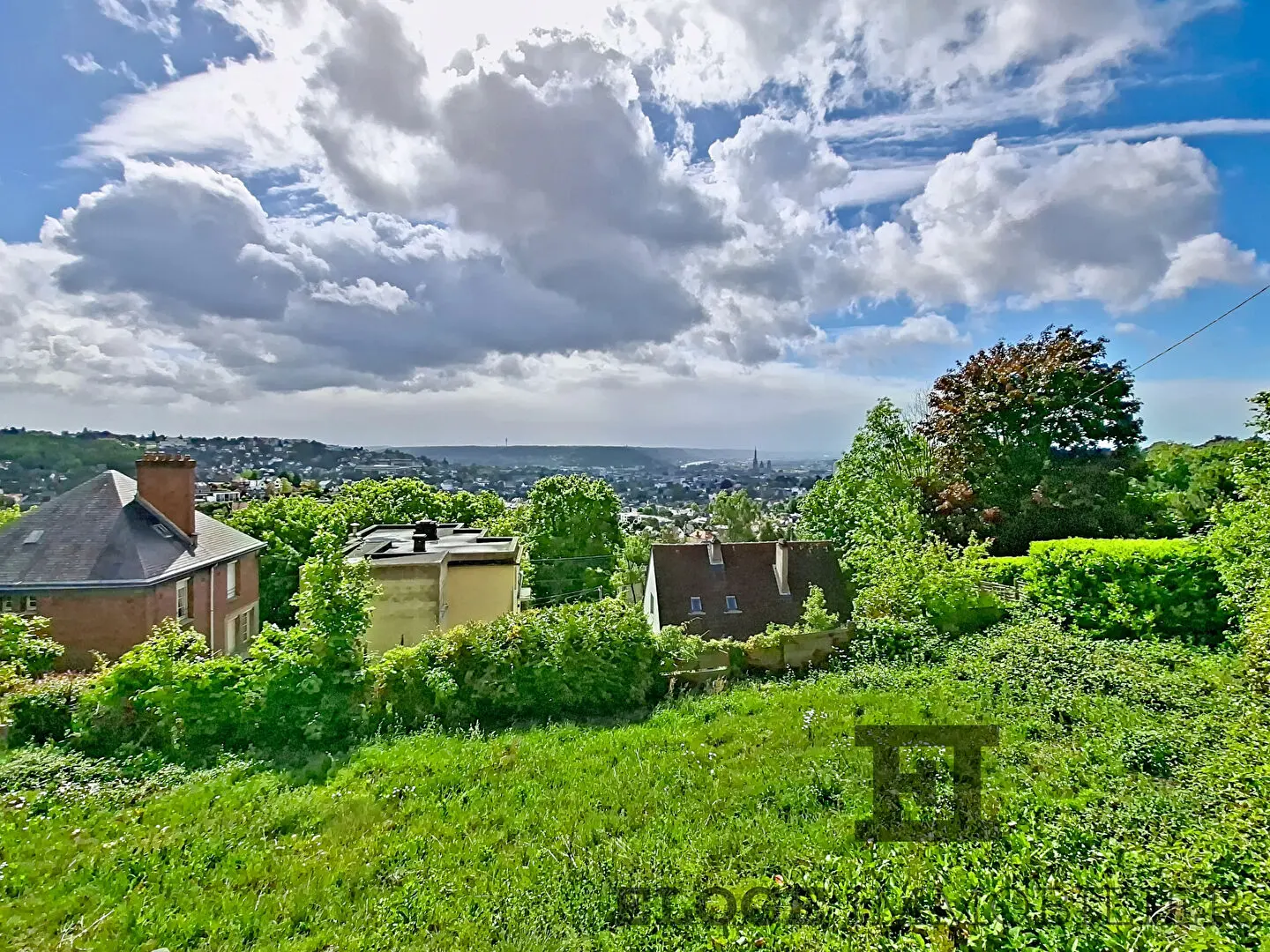 Terrain exceptionnel sur Mont Saint Aignan 1211 m2