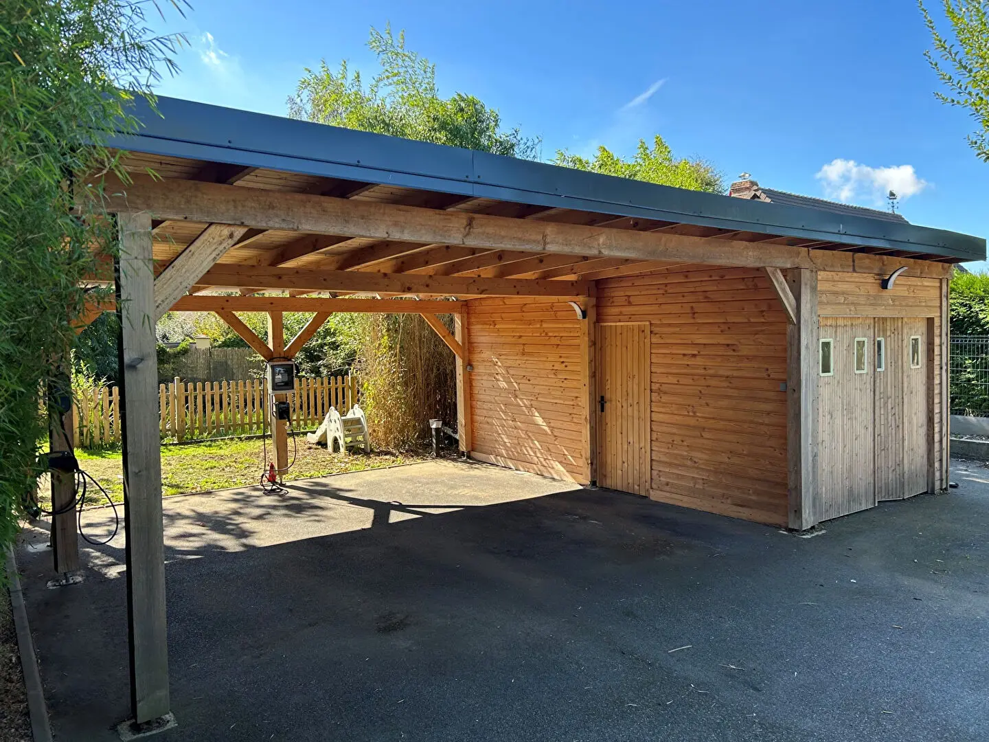 Propriété familiale de 4 chambres sur terrain plat de 1550 m2