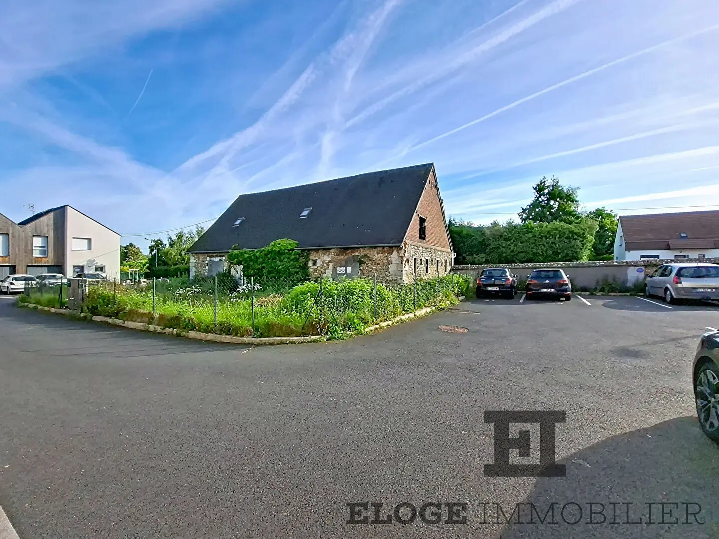 Grange à réhabiliter en deux maisons en plein coeur de Mont-Saint-Aignan