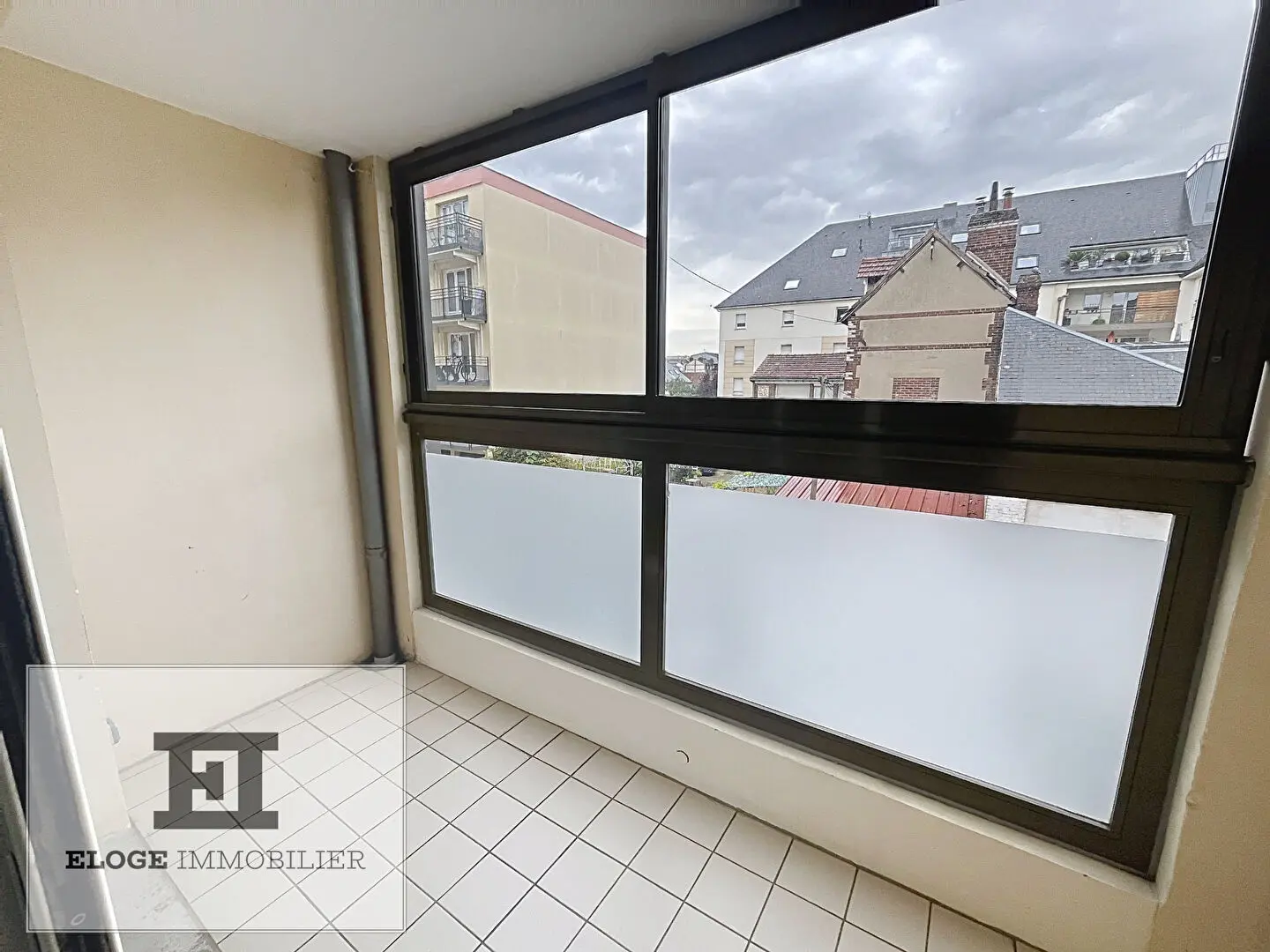 Appartement 2 pièces de 43m² avec loggia et parking en ss - Rouen gauche - Secteur clinique Mathilde / Citée Administrative