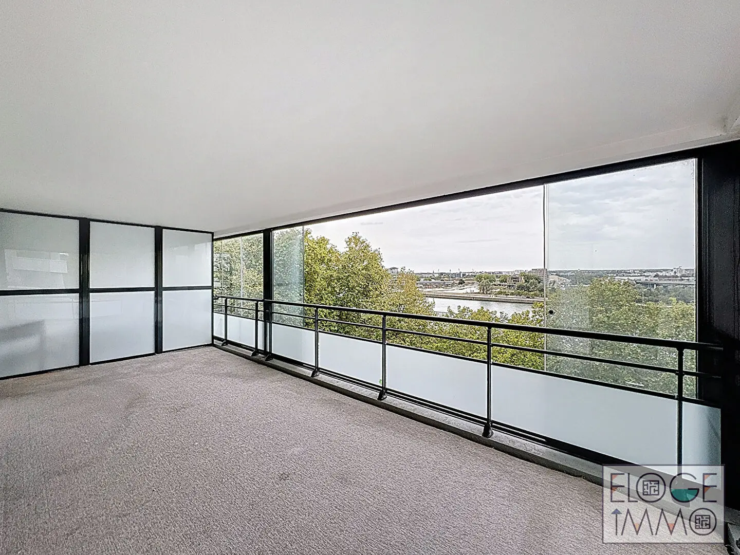 Appartement Rouen docks t4 contemporain avec grande terrasse couverte