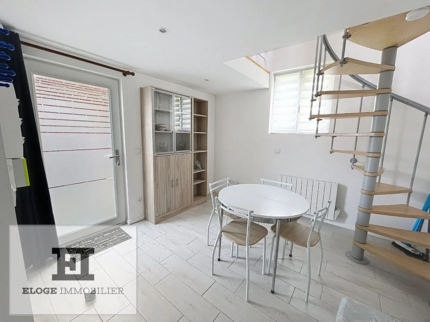 Maisonnette F1bis de 26m² (30m² au sol) en duplex meublée - Rouen droite - Secteur Boulingrin / Cimitiere du Monumental