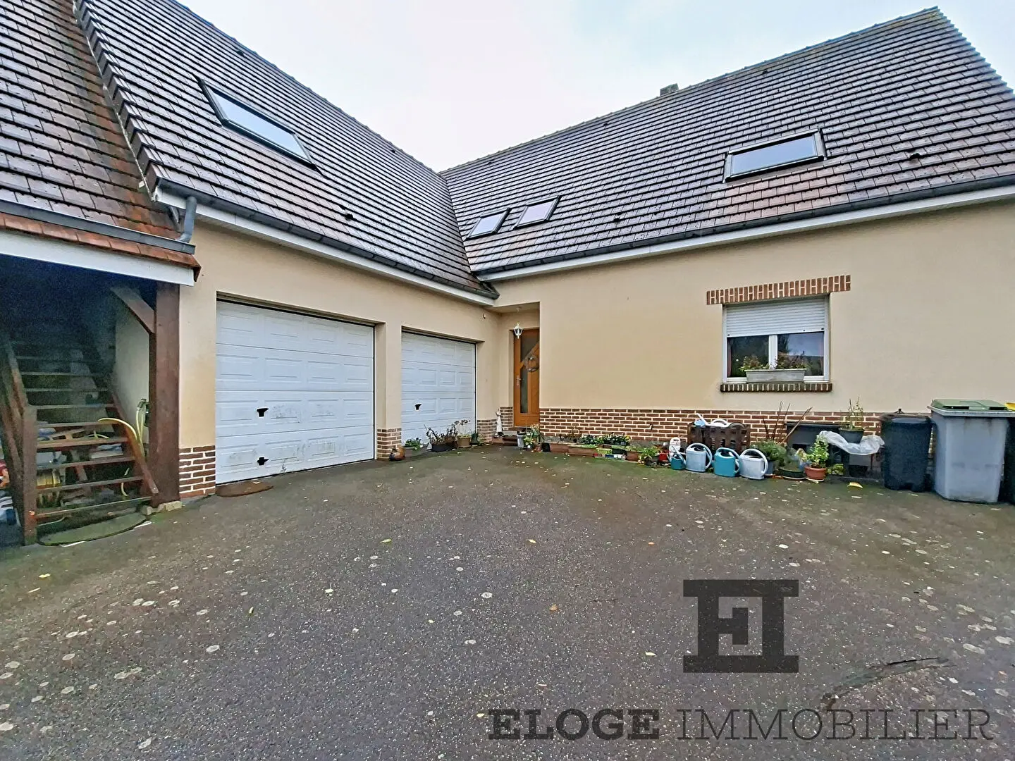 Maison Saint Jean Du Cardonnay  6 chambres et un studio indépendant.