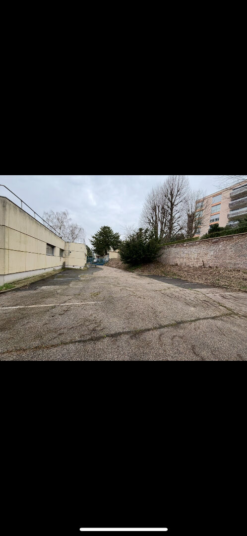 PLACES DE PARKING AÉRIENNES