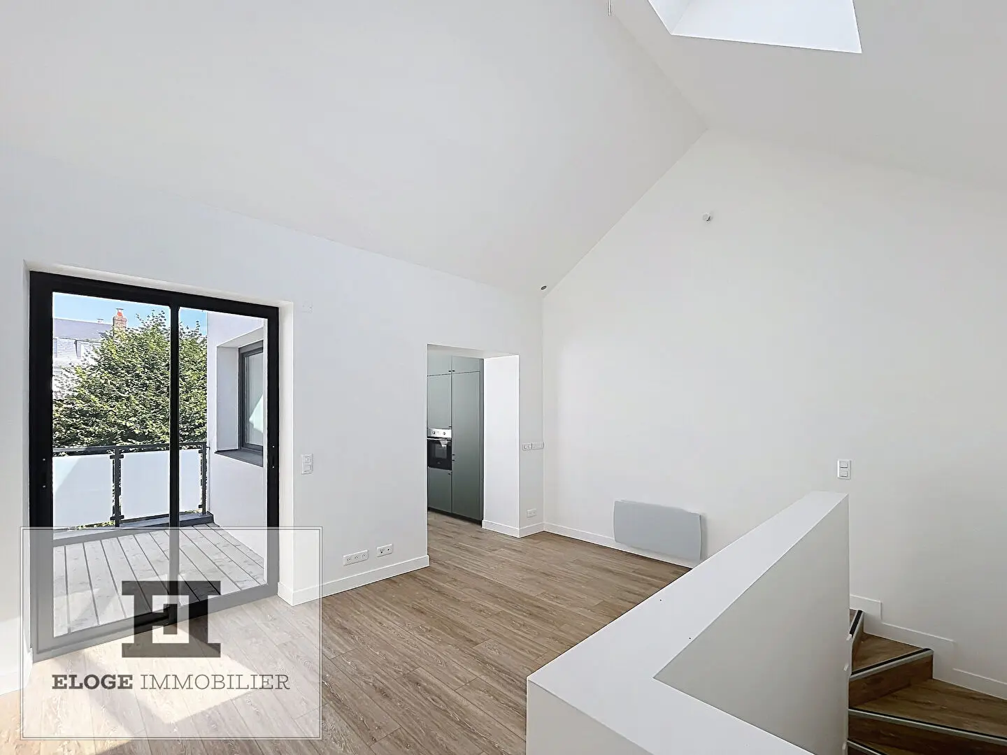 Maison récente 2 pièces de 56m² sur cour fermée avec parking et terrasse - Mont St Aignan - Belvédère
