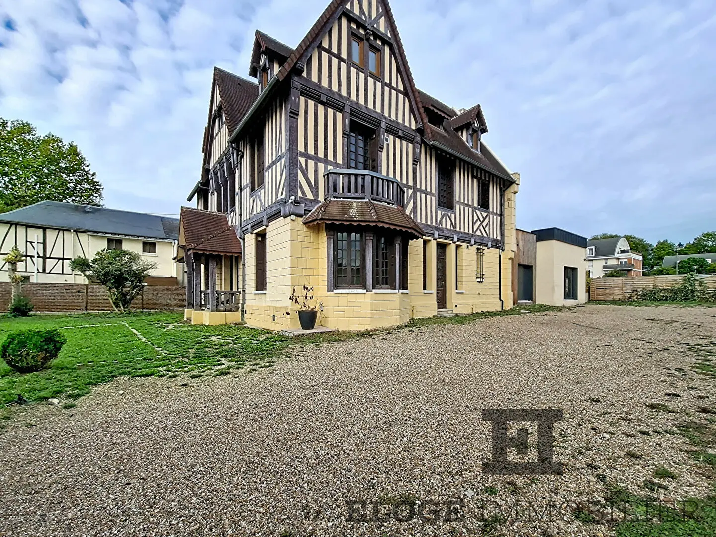À LOUER MAISON MEUBLÉE AVEC 10 CHAMBRES ET GRAND JARDIN ? BAPEAUME-LÈS-ROUEN