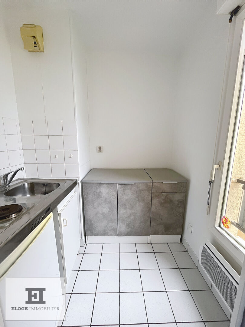 Appartement 1 pièces de 25m² entièrement repeint - Rouen gauche - Secteur Saint Sever
