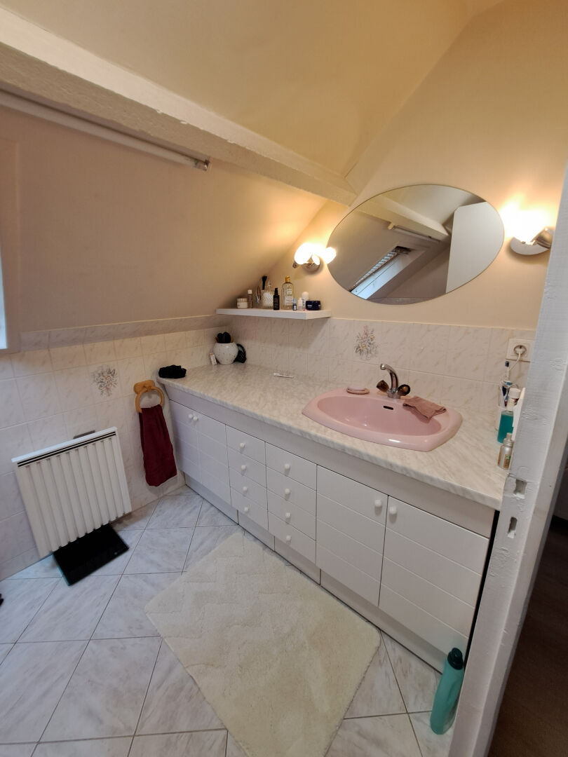 Maison Le Thuit  avec ponton à bateaux