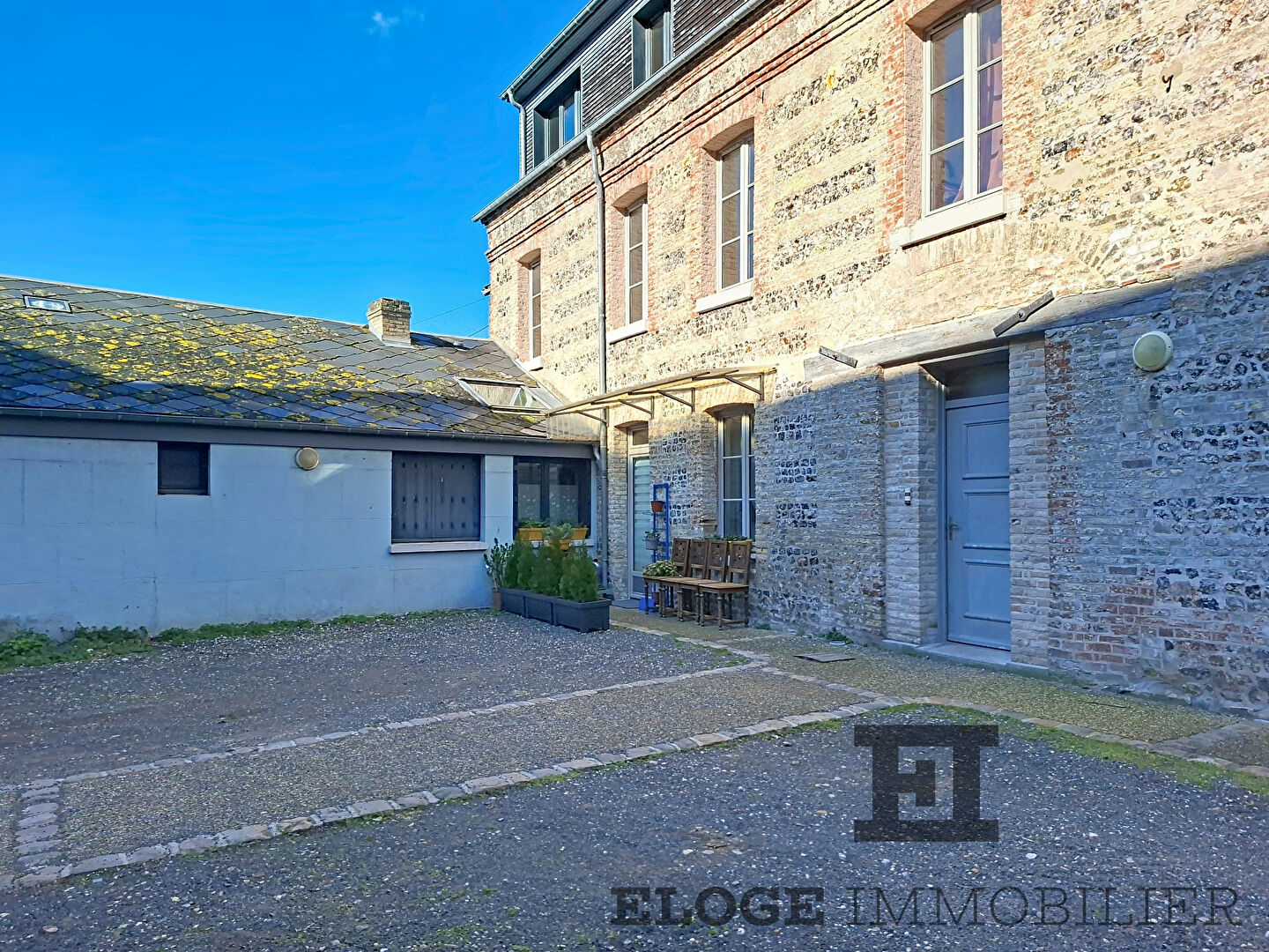 Immeuble port de Dieppe 5 appartements 328 m2