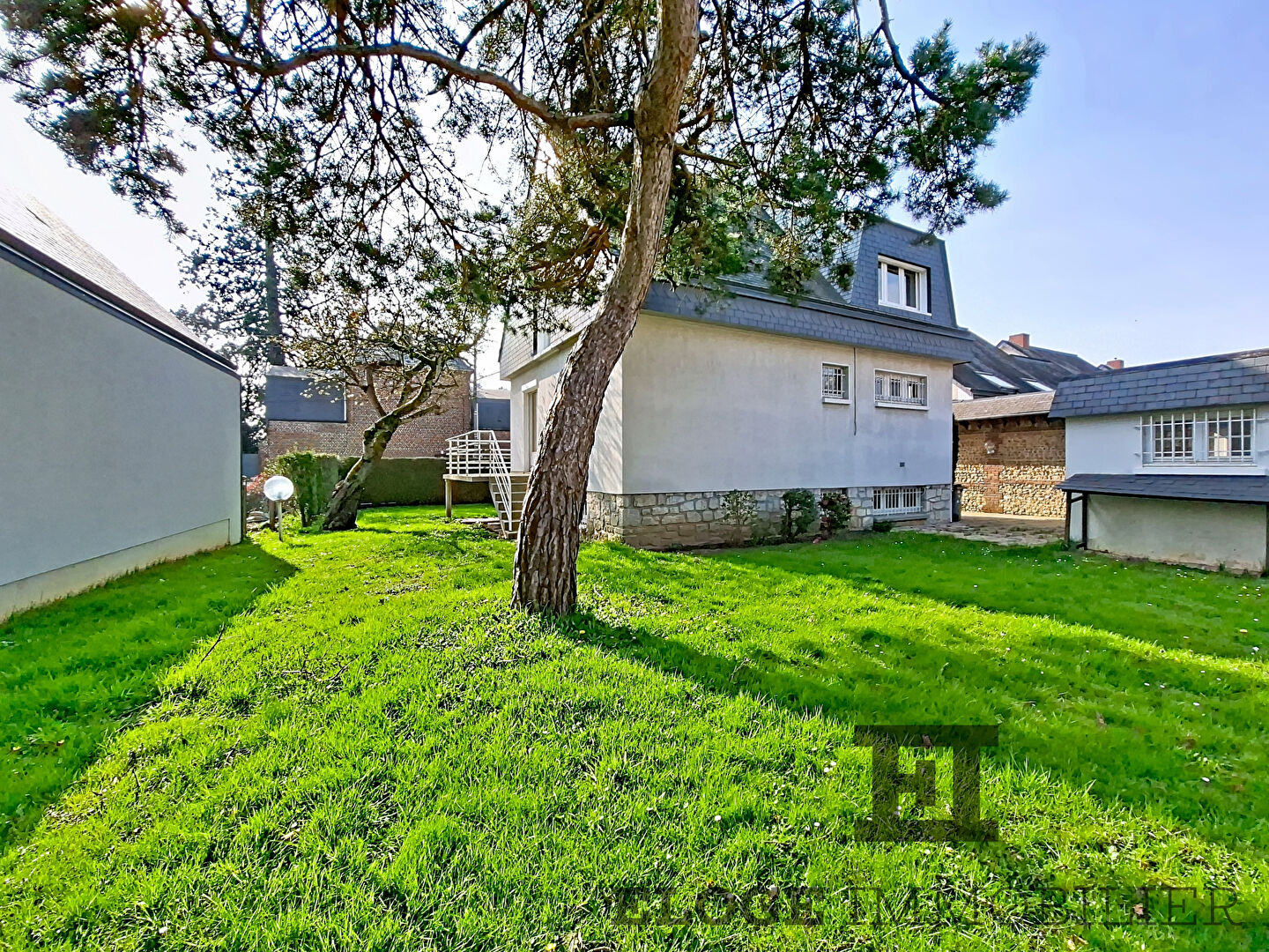 Maison Bihorel village