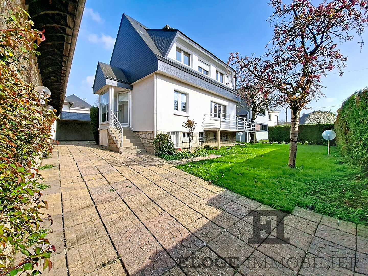 Maison Bihorel village