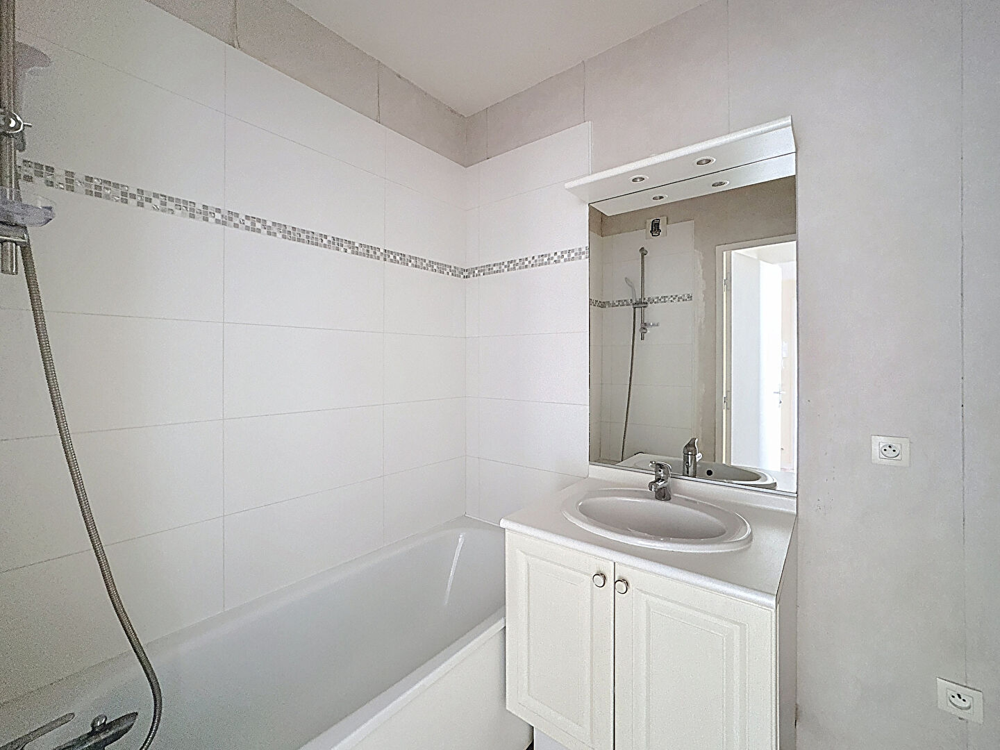 ST SEVER - INVESTISSEMENT - T2 + PARKING