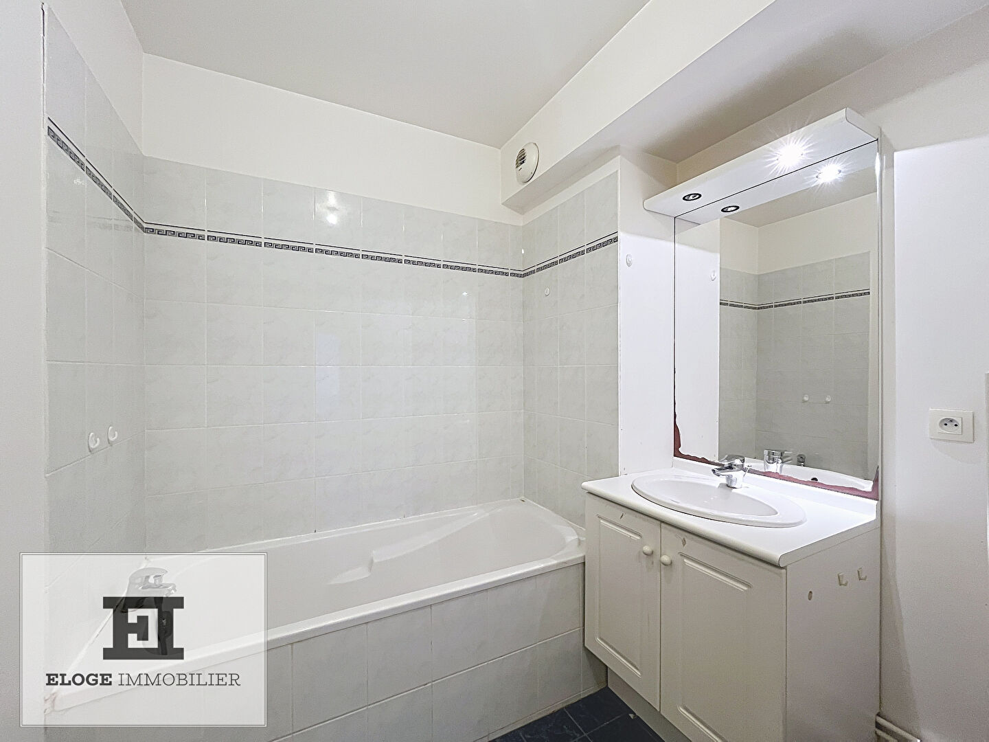 Appartement 3 pièces de 66m² avec terrasse et parking - Rouen gauche - Secteur Saint Sever