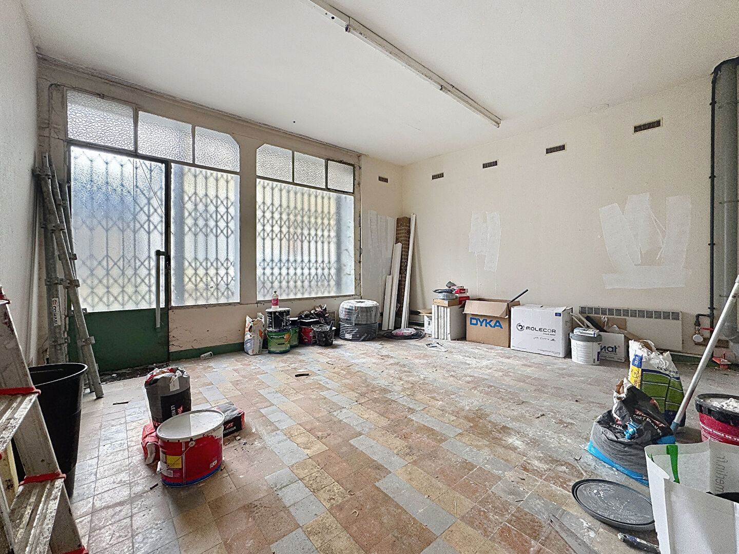 PLATEAU A AMENAGER - 21M2 - SQUARE VERDREL