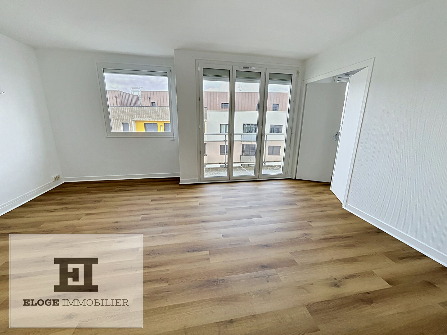 Appartement 4 pièces rénové de 80m² avec balcon et parking box - Rouen droite - Secteur préfecture