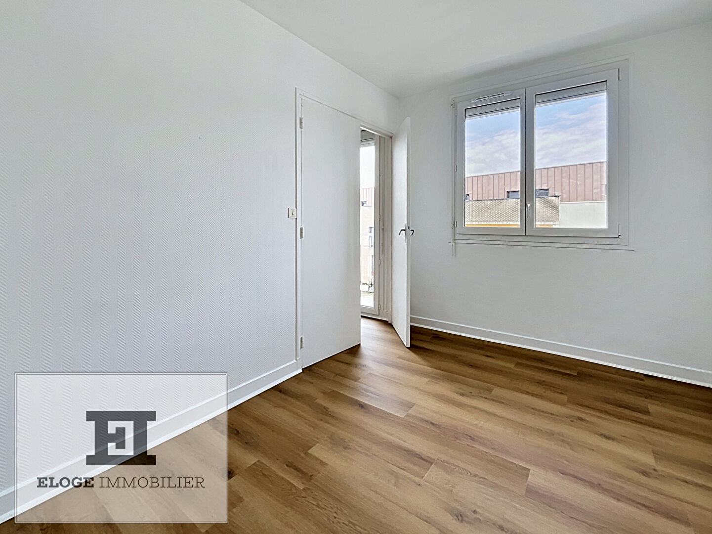 Appartement 4 pièces rénové de 80m² avec balcon et parking box - Rouen droite - Secteur préfecture