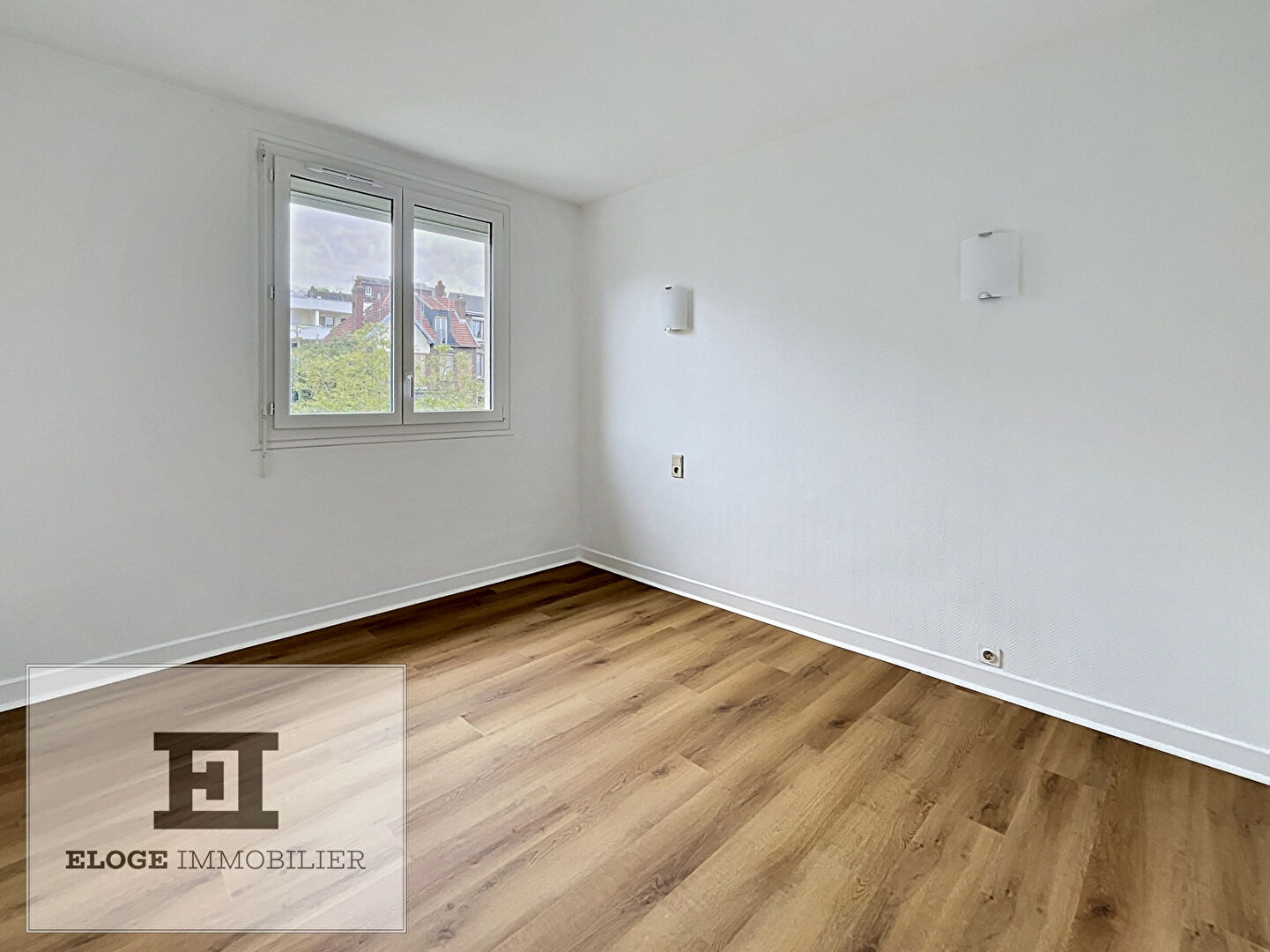 Appartement 4 pièces rénové de 80m² avec balcon et parking box - Rouen droite - Secteur préfecture
