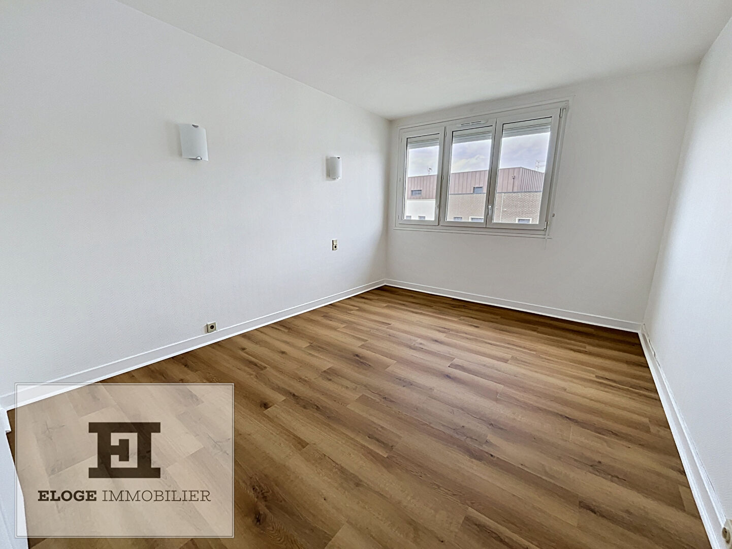 Appartement 4 pièces rénové de 80m² avec balcon et parking box - Rouen droite - Secteur préfecture
